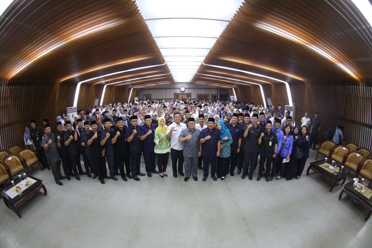 Oded lantik 355 pejabat pemkot