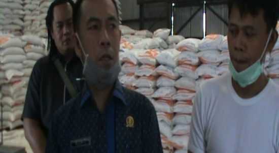 ketua DPRD Lampura tinjau gudang Bulog