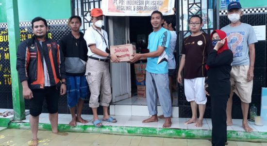 Pos Salurkan Bantuan korban gempa dan bajir