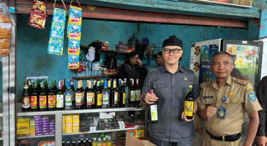 Maraknya Penjualan Miras Ilegal Di Bulan Ramadhan, Wakil Ketua DPRD Kota Bandung Lakukan Sidak ke Beberapa Lokasi