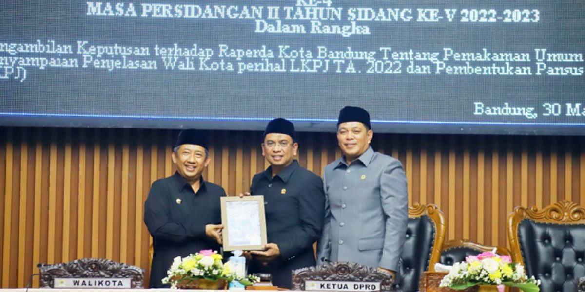 DPRD Kota Bandung Bahas Pelayanan Pemakaman Umum dan LKPJ di Rapat Paripurna