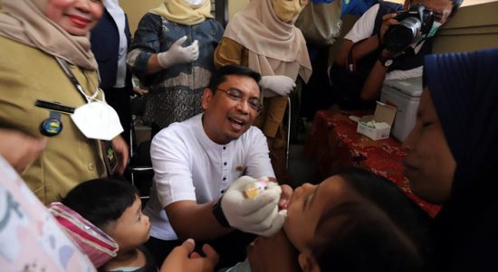 Tedy Rusmawan Ajak Orang Tua Dukung Pemberian Vaksin Polio Anak (1)