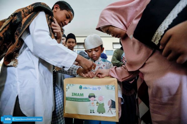 Siswa SLB ABC YPLAB Sukarela Sisihkan Uang Saku Untuk Turut Serta Sukseskan Program IMAM