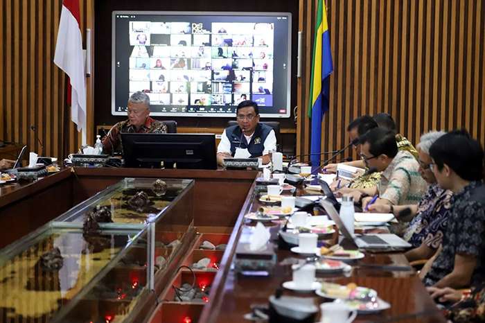 Tedy Rusmawan Penanganan Sampah Butuh Koordinasi dengan Kementerian Lingkungan Hidup