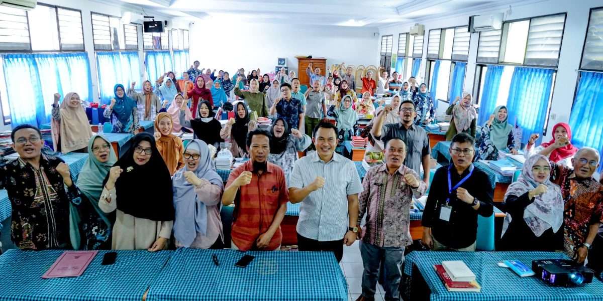 Kadisdik Jabar Hadiri Pembinaan dan Monitoring di SMAN 1 dan SMAN 2 Cirebon