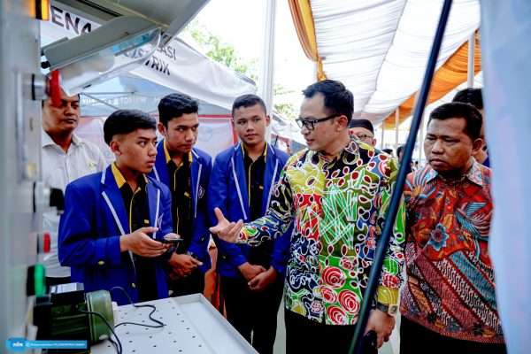 Dua SMKN di Garut Gelar Job Fair, Wahyu Mijaya: Manfaatkan Kesempatan!