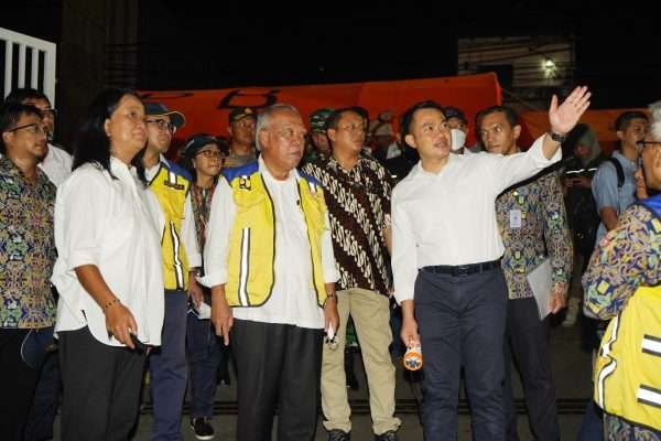 Terdampak Gempa, Menteri PUPR bersama Kadisdik Jabar Tinjau SMAN 1 Sumedang