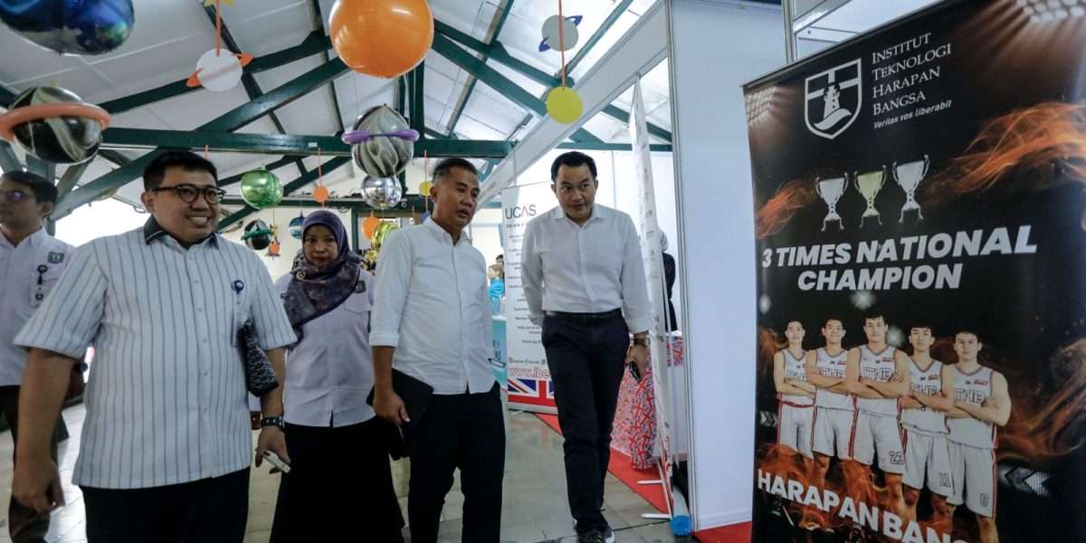 Pj. Gubernur Jabar ke Para Siswa SMAN 3 Bandung: Beranilah Berkelana