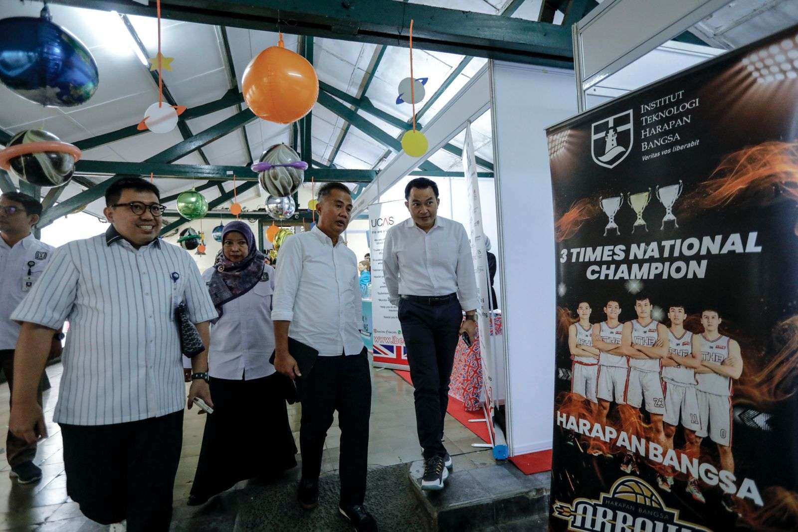 Pj. Gubernur Jabar ke Para Siswa SMAN 3 Bandung: Beranilah Berkelana