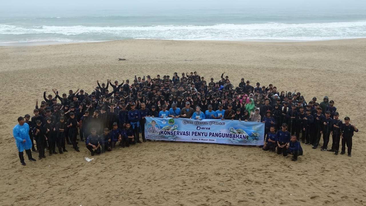 Siswa dan Guru di Sukabumi Gelar Aksi Bersih Sampah