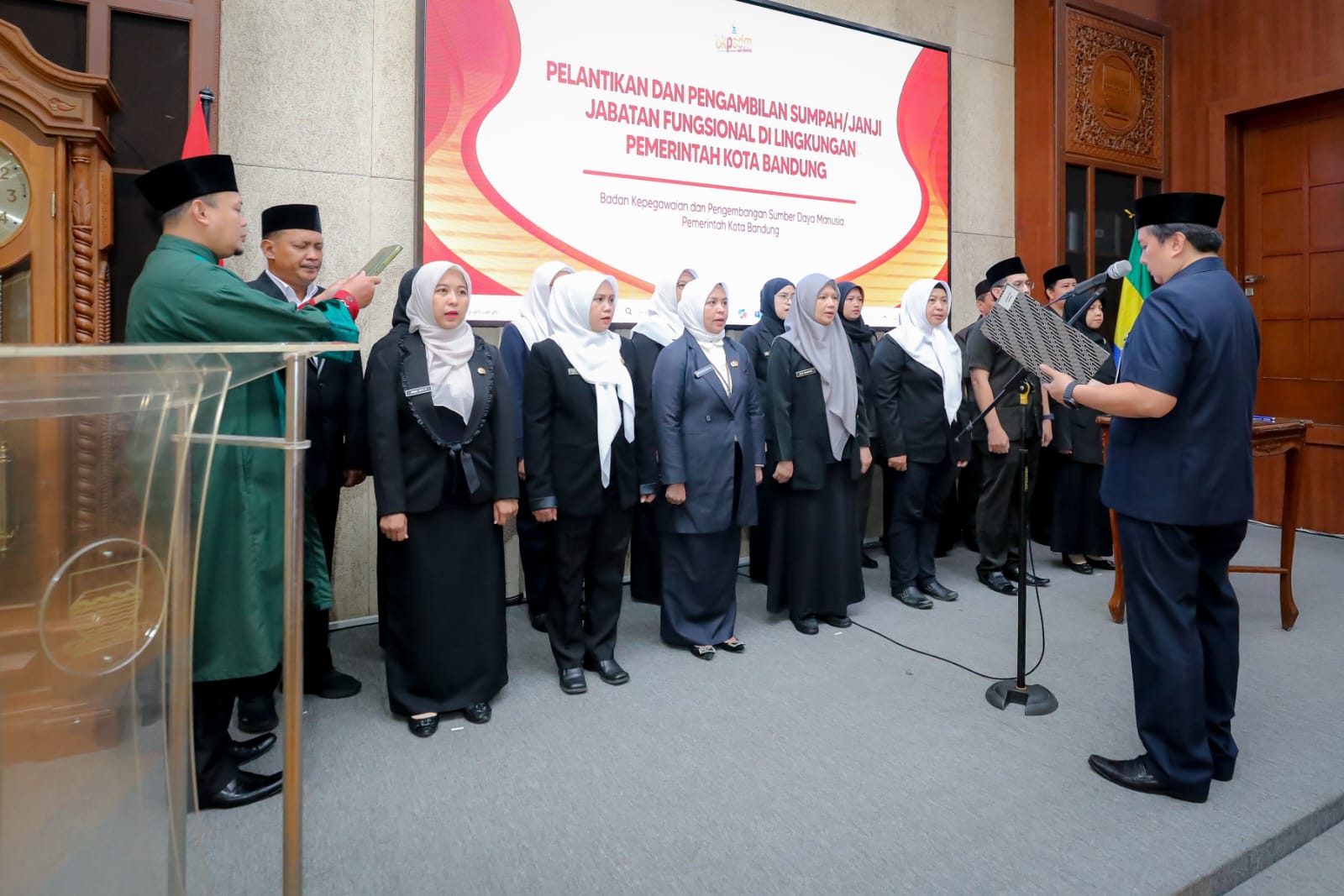Sekda kota BAndung Lantik 16 Pejabat Fungsional